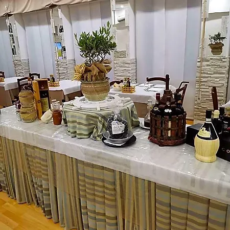Milano 3* مارينا دي بييتراسانْت
